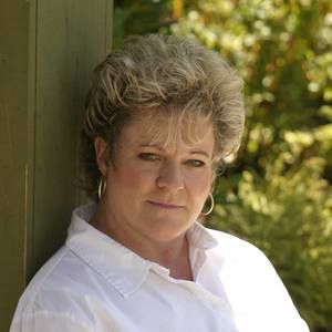 Meet your Posher, Emilie